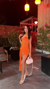 DULCE Y DISCRETA JOVENCITA EN CALA DE BOU