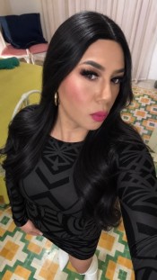CHICA TRANS LATINA SENSUAL Y FIESTERA. COLOMBIANA VERSÁTIL CAÑERA POLLONA