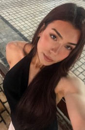 FEMENINA, SUTIL Y CON UN TOQUE DIFERENTE