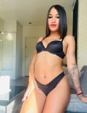 CAMILA VENEZUELA FIESTERA ENROLLADA Y MUY COMPLACIENTE
