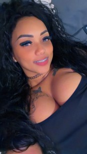 LATINA ALEGRE Y CARIñOSA