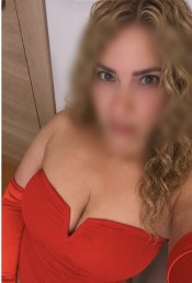 LUNA,BELLA,MADURA Y RUBIA EN SANT FELIU