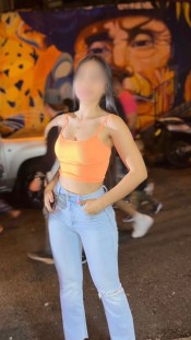 CUERPO DE VENUS COMPLACIENTE E IMPLICADA