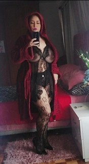 AMA DE CASA CON GANAS DE JUGAR