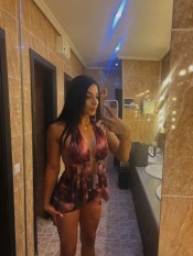 HERMOSA LATINA CALIENTE
