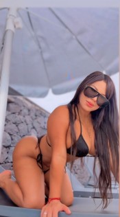 MIA COLOMBIANA HERMOSA Y ARDIENTE DE FINAS CURVAS