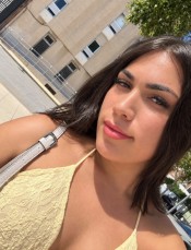 UNA NENA TRANS LATINA DELGADA BUEN CULO