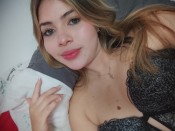JOVENCITA RECIéN LLEGADA A FUENGIROLA POR PRIMERA VEZ