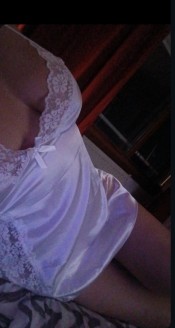 CANDELA MADURITA MASAJISTA Y CACHONDA!SI DESEAS UN SQUIRTS NO DUDES LLAMA!