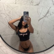 LATINA EN ELCHE CON GANAS DE FIESTA