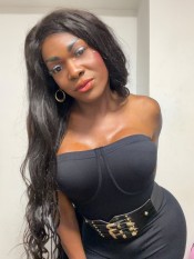 MORENA POLLONA EN FUENGIROLA
