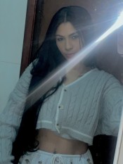 CHICA CON GANAS DE FIESTA