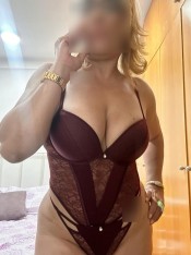 ¡MORBO, FIESTA Y MUCHO VICIO! UNA LATINA COMPLETA
