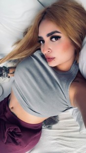 HOLA SOY SOFIA ACABO DE LLEGAR EN BENIDORM