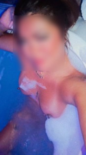 ¡ESTOY DE VUELTA! ESPECTACULAR MORENA DISCRETA, FIESTERA E INDEPENDIENTE