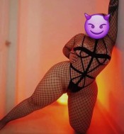 NOVEDAD LAYNIS RELLENITA FIESTERA, CACHONDA DAME DURO EN CUATRO