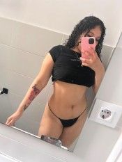 MORENA JOVEN, ENCANTADORA, SOY NOEMI