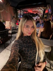 SCARLETT CHILENA RUBIA SUPER FIESTERA 25 AÑOS