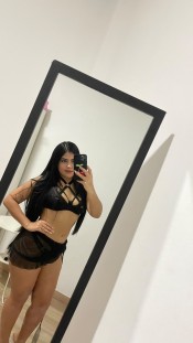COLOMBIANA FOGOSA Y CON GANAS DE HACERTE DISFRUTAR