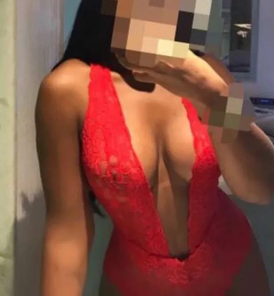 UNA DIOSA DE PLACER TODO PARA COMPLACER HERMOSA LATINA