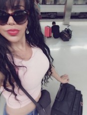 MEXICANA REGRESANDO DE VACACIONES