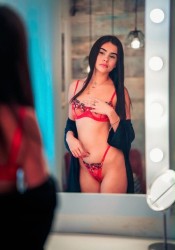 VALENTINA COLOMBIANA CACHONDA RECIÉN LLEGADA