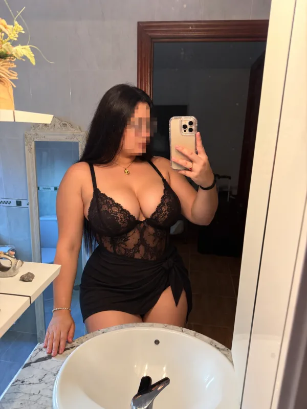 ALEJANDRA MORBOSA Y FIESTERA