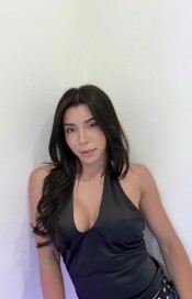 FEMENINA, SUTIL Y CON UN TOQUE DIFERENTE