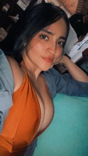 SENSUAL Y CARIÑOSA, EN CARLET
