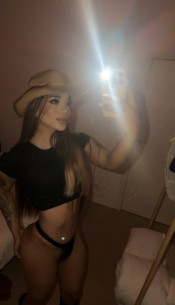 ZOE COLOMBIANA ADICTA A MAMAR POLLAS CON DEVOCIÓN