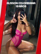 UNA GUARRA Y FIESTERA MUY COMPLETA