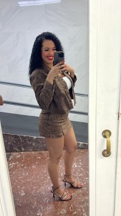 LAURA BRASILEÑA CACHONDA ARDIENTE