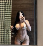 COLOMBIANA CAÑERA Y FIESTERA, CONMIGO LO TIENES TODO
