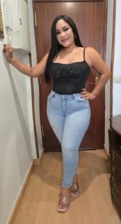 RELLENITA, CARITA DE áNGEL Y CUERPO DE PECADO
