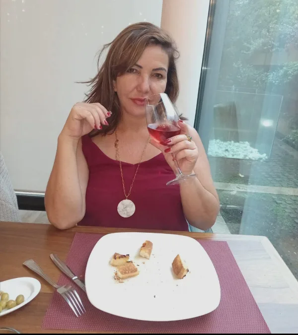 MILA MADURITA BRASILEÑA DE REGRESO. COMPLACIENTE APASIONADA TE ESPERO
