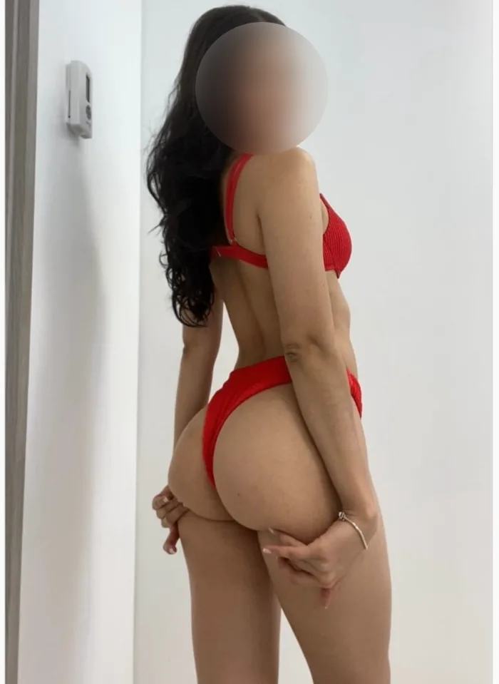 RECIEN LLEGADA!  MUY FIESTERA Y CALIENTE EN