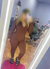 ME GUSTA QUE ME FOLLES EN 4 Y ME DES DURO CHUPAME EL COñITO CARNUDO Y RICO