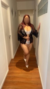 ENROLLADA , FIESTERA, GARGANTA PROFUNDA Y HAGO SALIDA