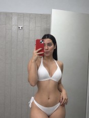 UNA HERMOSA CHICA EN ALZIRA