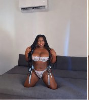 CACHONDITA FIESTERA QUIERO QUE ME FOLLES DURO