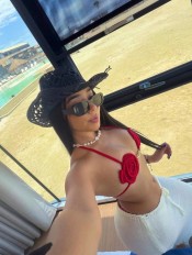 EN LAS CANTERAS FIESTERA CON RICO CULO TRAGON
