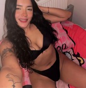 CHICA TOP POR LA ZONA