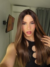 ESTRECHA Y PROFUNDA COLOMBIANA LECHERA