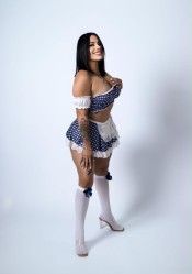 LATINA MUY CACHONDA Y NUEVA EN LA CIUDAD ME GUSTA LA FIESTA!