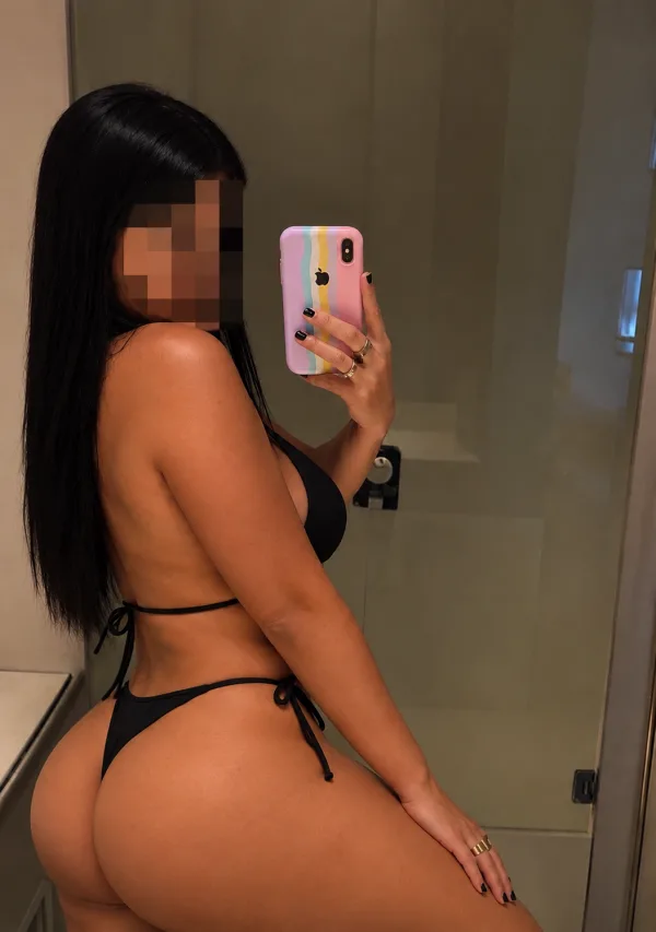 RECIEN LLEGADA TU CHICA DIVERTIDA DE PASO EN DOS HERMANAS