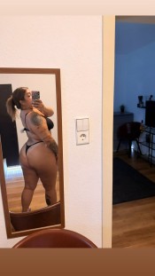 EN LEGANES SEDUCTORA CON CULO RICO MUY DISPUESTA