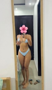 AURORA ESPECTACULAR JOVEN CALIENTE MUY FIESTERA