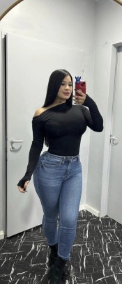 SOY CAROL PRIMERA VEZ EN SALAMANCA MORENA ENCANTADORA TRATO AGRADABLE