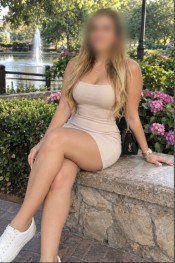 LAURA COLOMBIANA TRATO DE NOVIOS GRIEGO BESO NEGRO FIESTERA A TOPE.