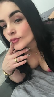 COLOMBIANA  CURVY HERMOSA IGUALADA